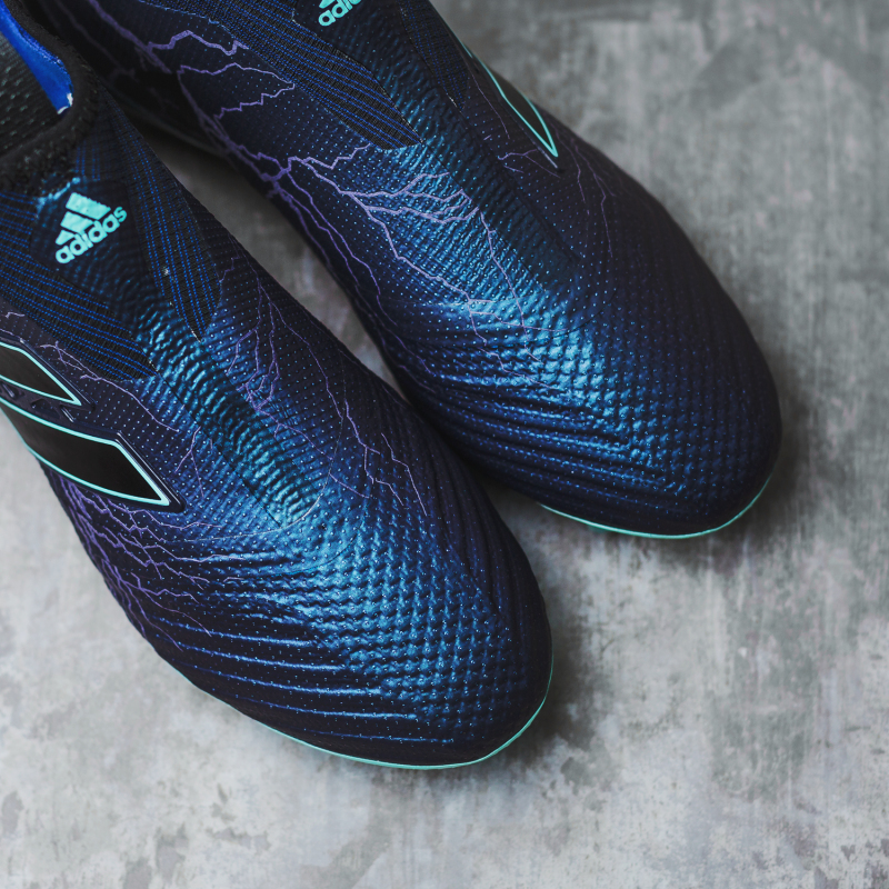 chuteira adidas preta com raios