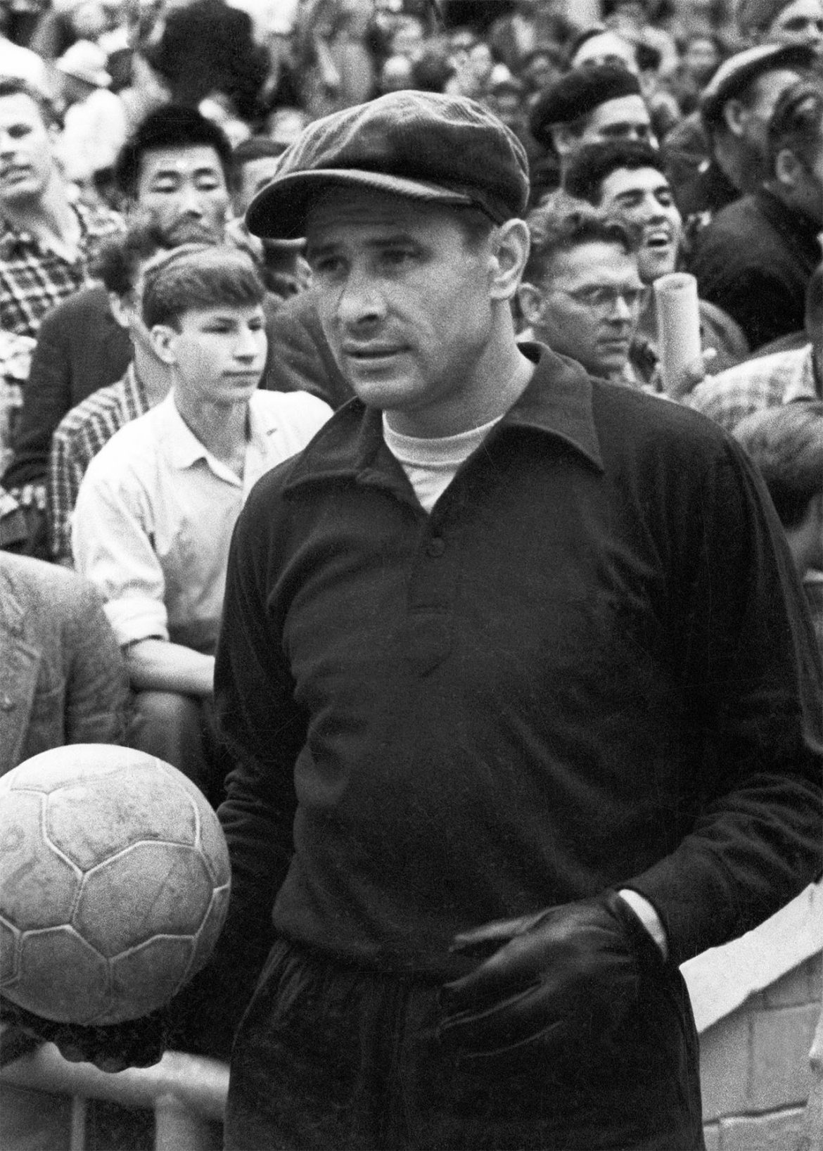 Lev-Yashin-1170x1636.jpg