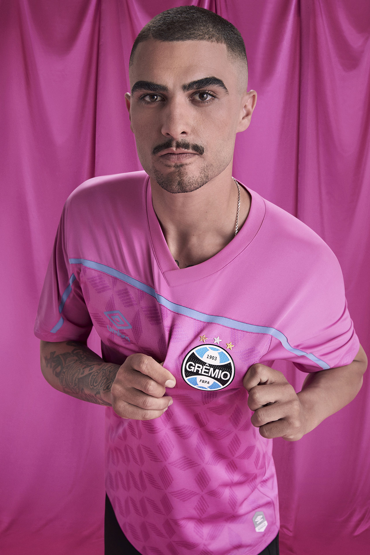 Umbro e seus sete clubes vestem a camisa da FEMAMA no ...