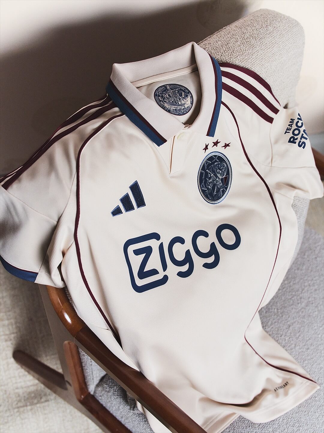 Terceira camisa do Ajax 2025-2026 adidas