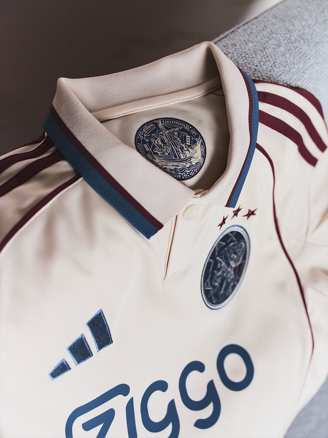 Terceira camisa do Ajax 2025-2026 adidas