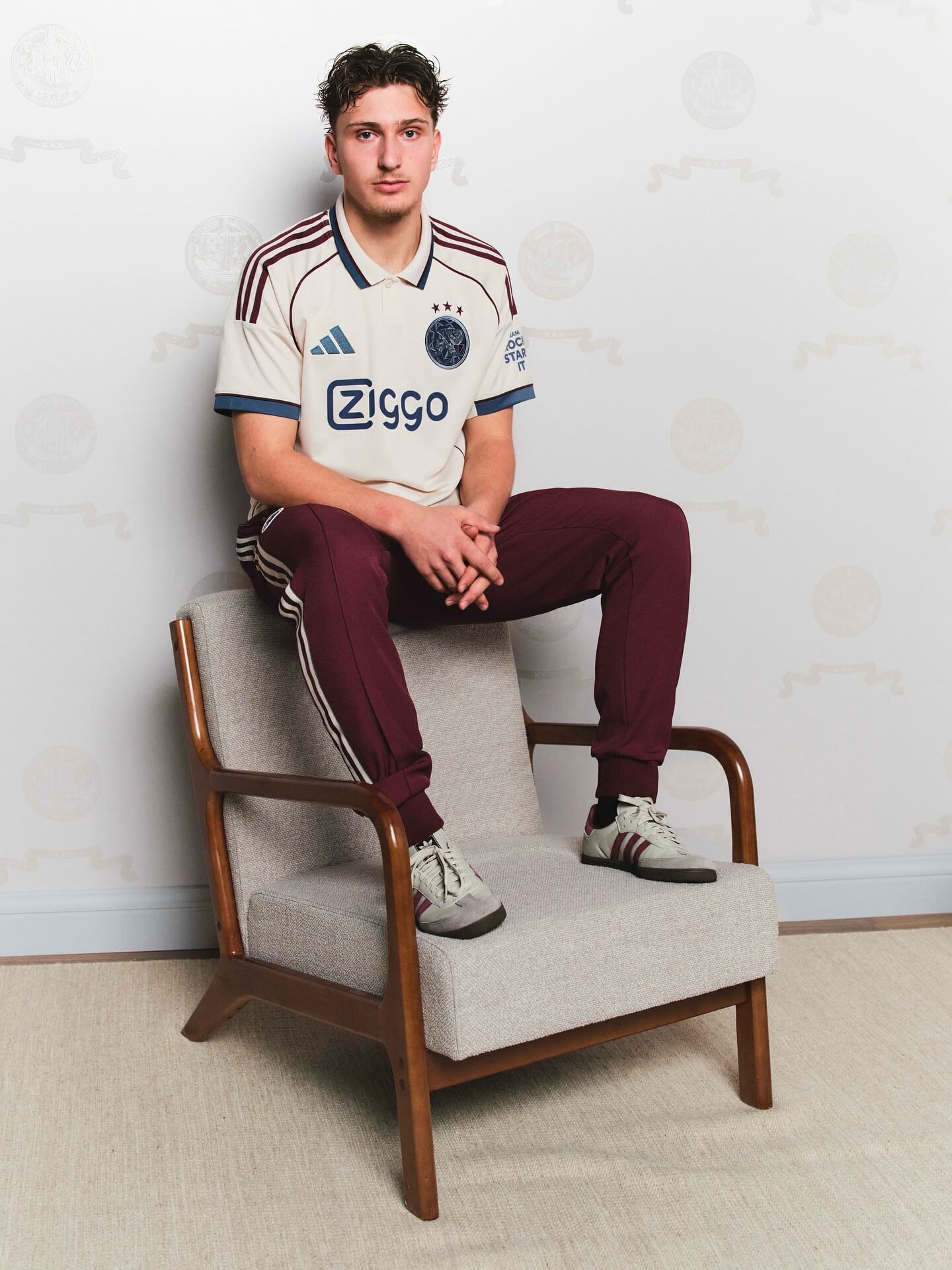 Terceira camisa do Ajax 2025-2026 adidas