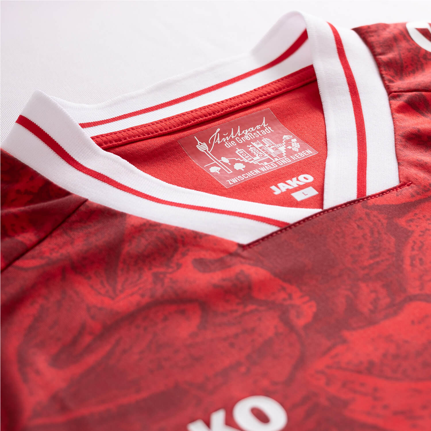 Camisa reserva do VfB Stuttgart 2025-2026 é apresentada pela JAKO