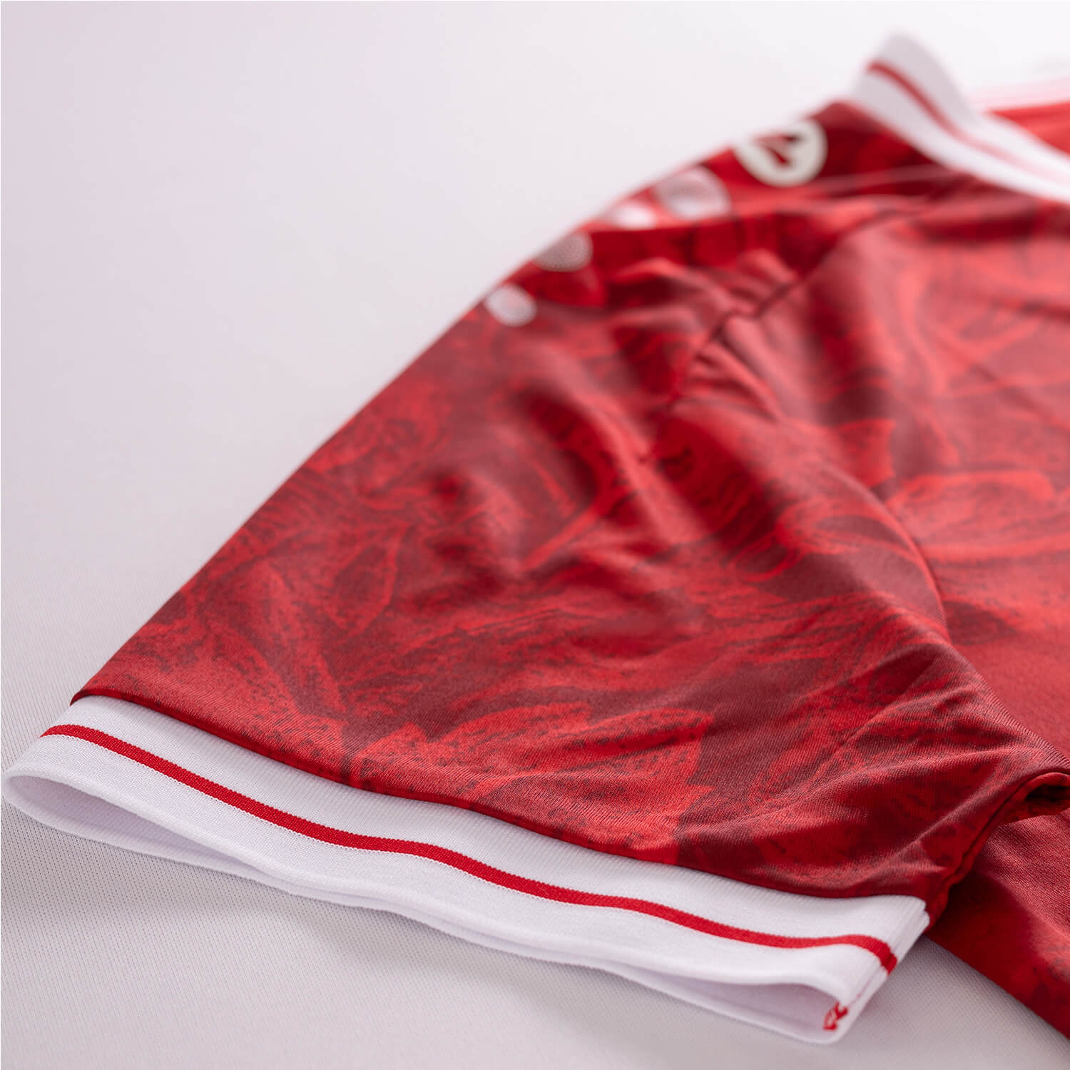 Camisa reserva do VfB Stuttgart 2025-2026 é apresentada pela JAKO