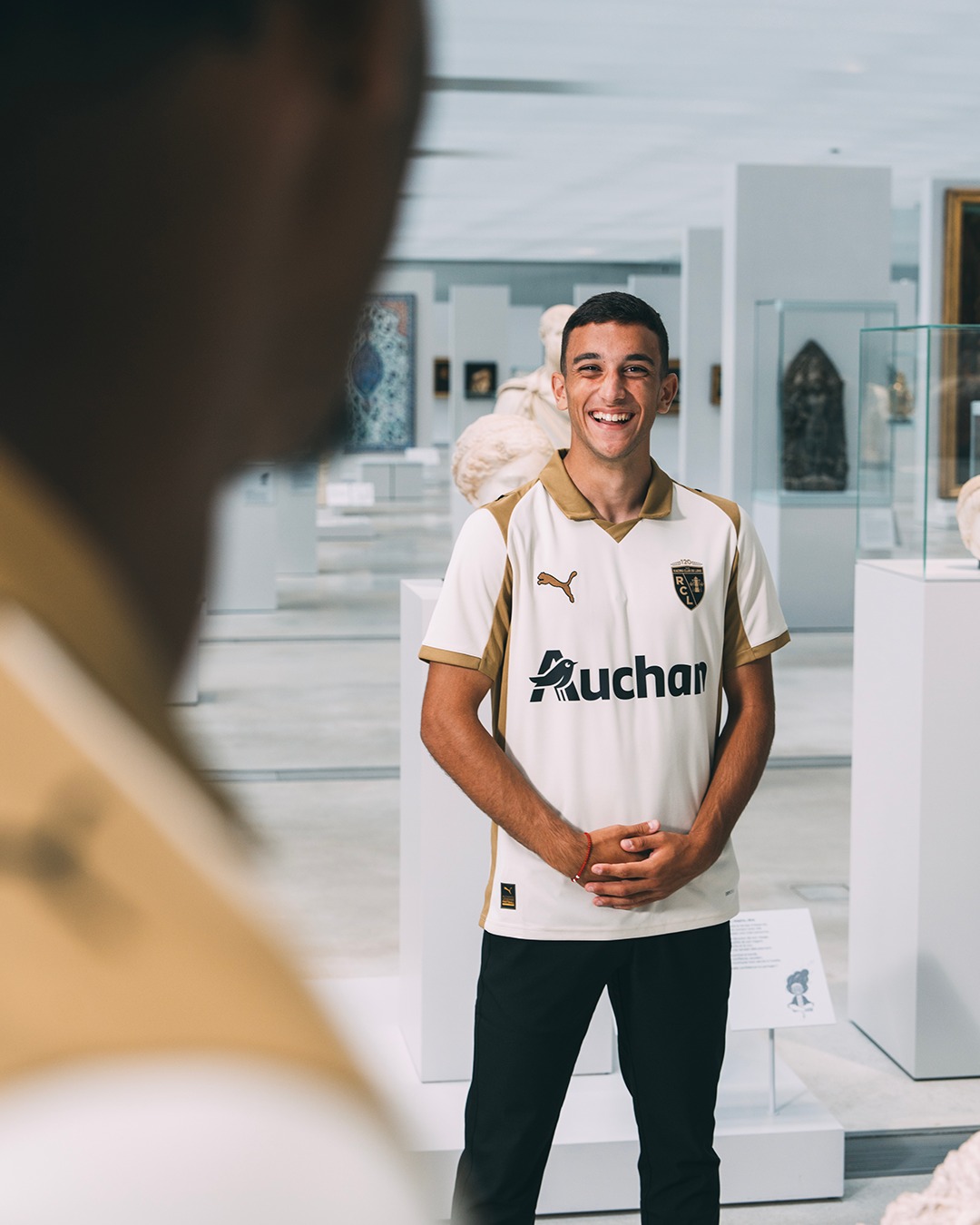 Terceira camisa do RC Lens 2025-2026 é revelada pela PUMA
