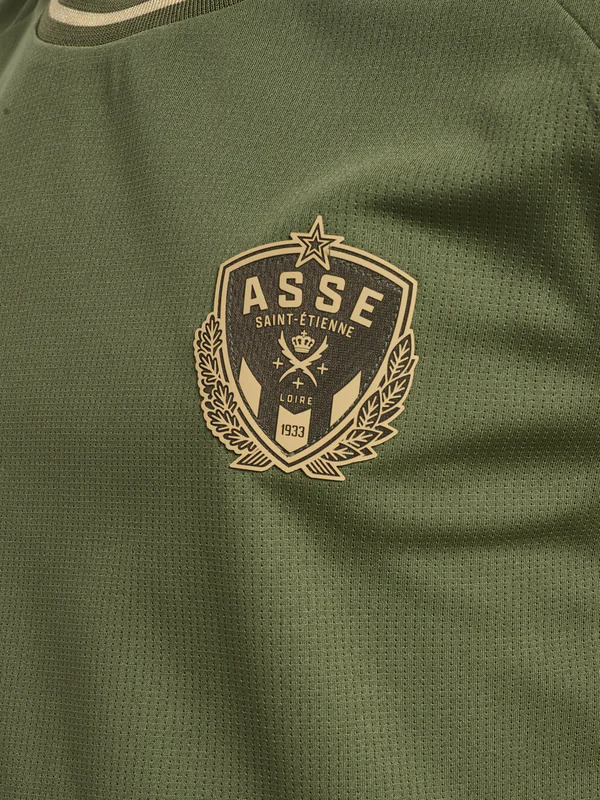 Saint-Étienne e Hummel lançam terceira camisa 2025-2026