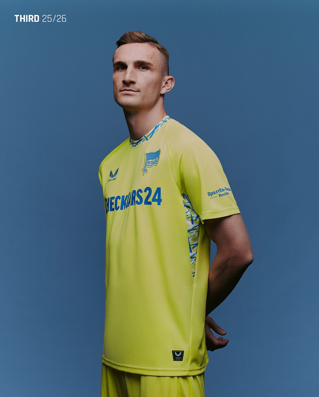 Hertha Berlin lança terceira camisa 2025-2026 assinada pela Castore