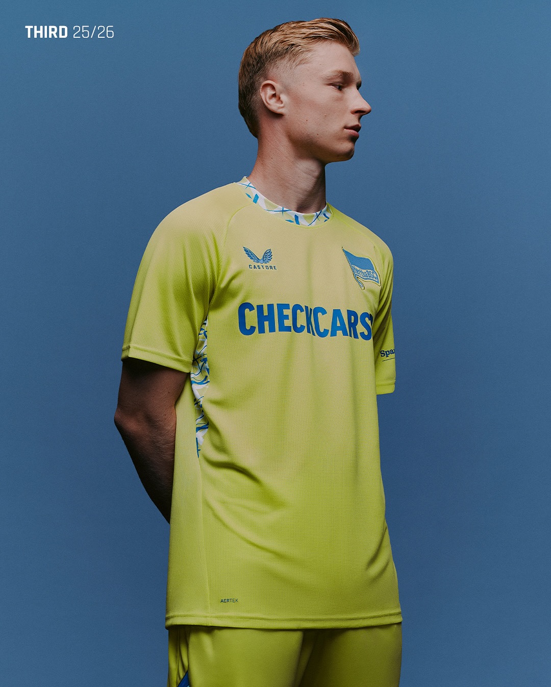 Hertha Berlin lança terceira camisa 2025-2026 assinada pela Castore