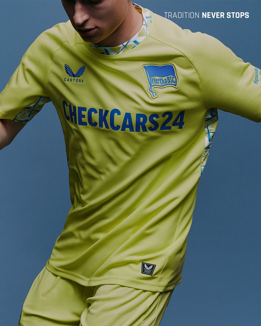 Hertha Berlin lança terceira camisa 2025-2026 assinada pela Castore
