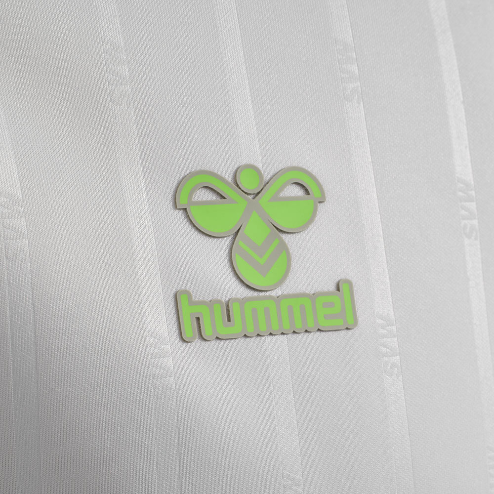 Werder Bremen revela sua nova camisa reserva para 2025-2026