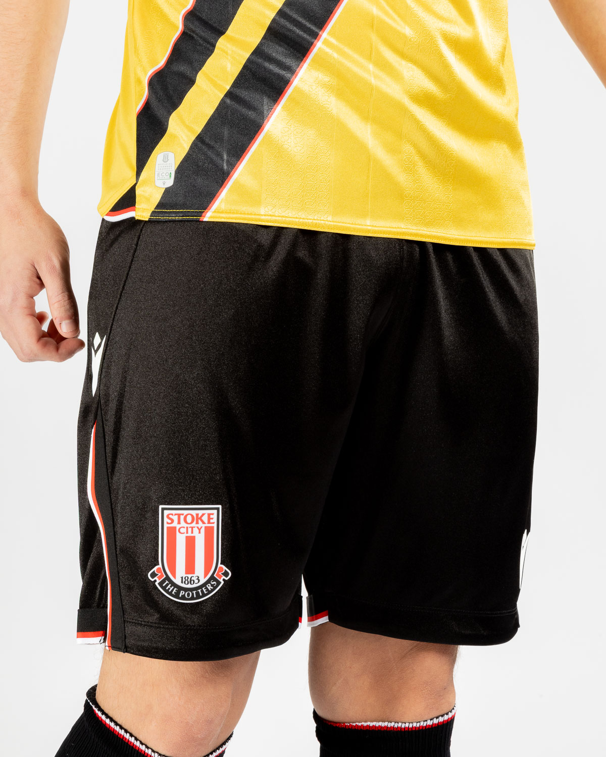 Terceira camisa do Stoke City 2025-2026 é lançada pela Macron