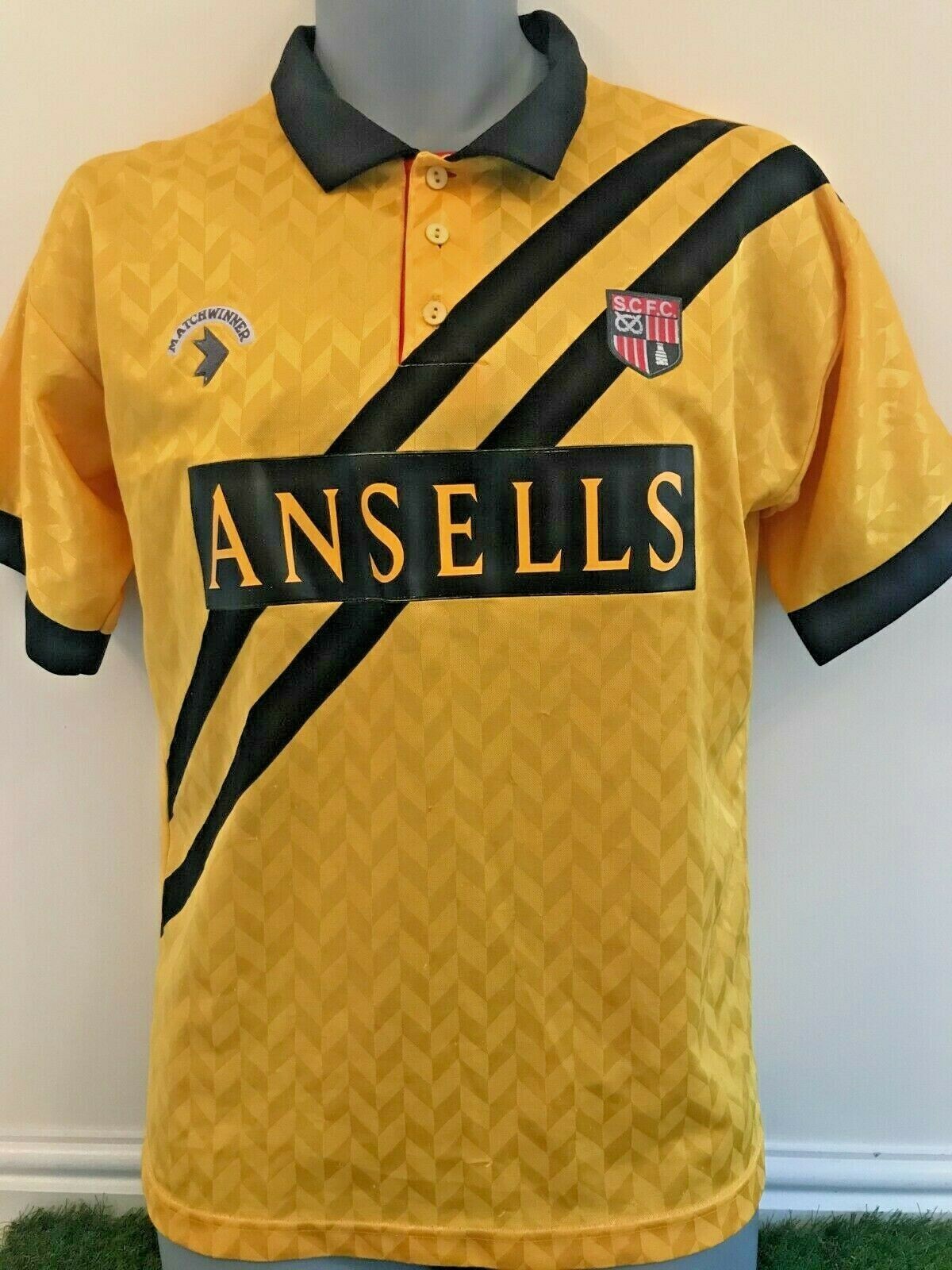 Terceira camisa do Stoke City 2025-2026 é lançada pela Macron