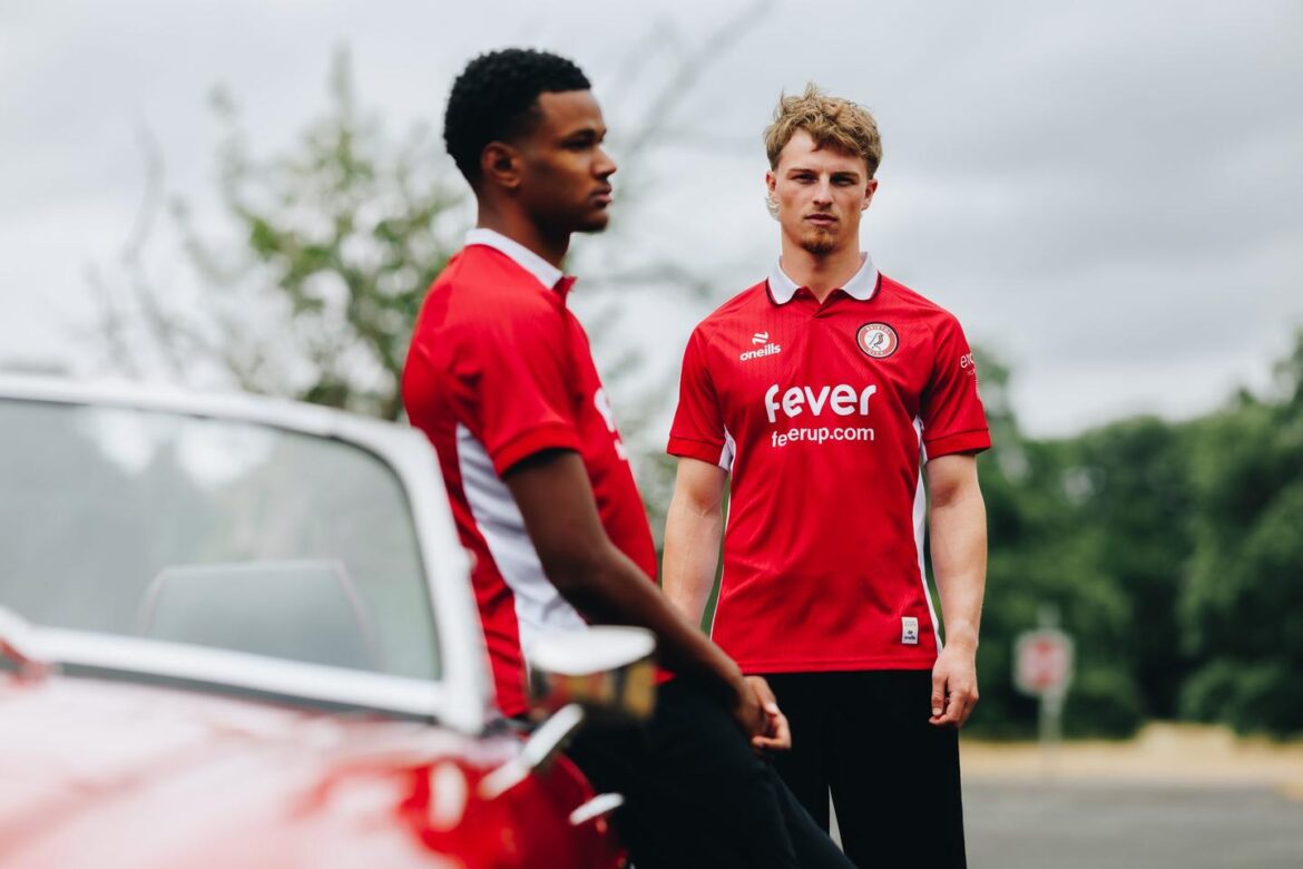 Camisas do Bristol City 2025-2026 são lançadas pela O'Neills