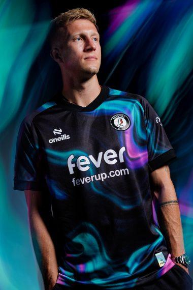 Camisas do Bristol City 2025-2026 são lançadas pela O'Neills