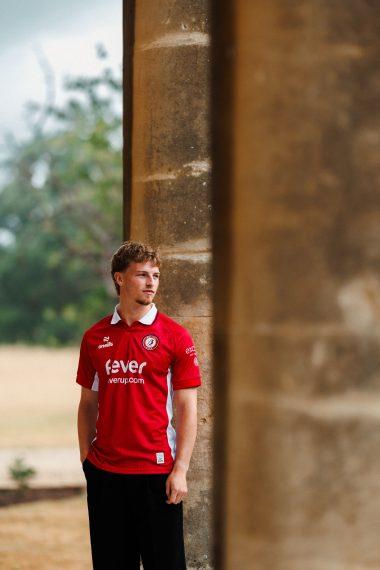 Camisas do Bristol City 2025-2026 são lançadas pela O'Neills