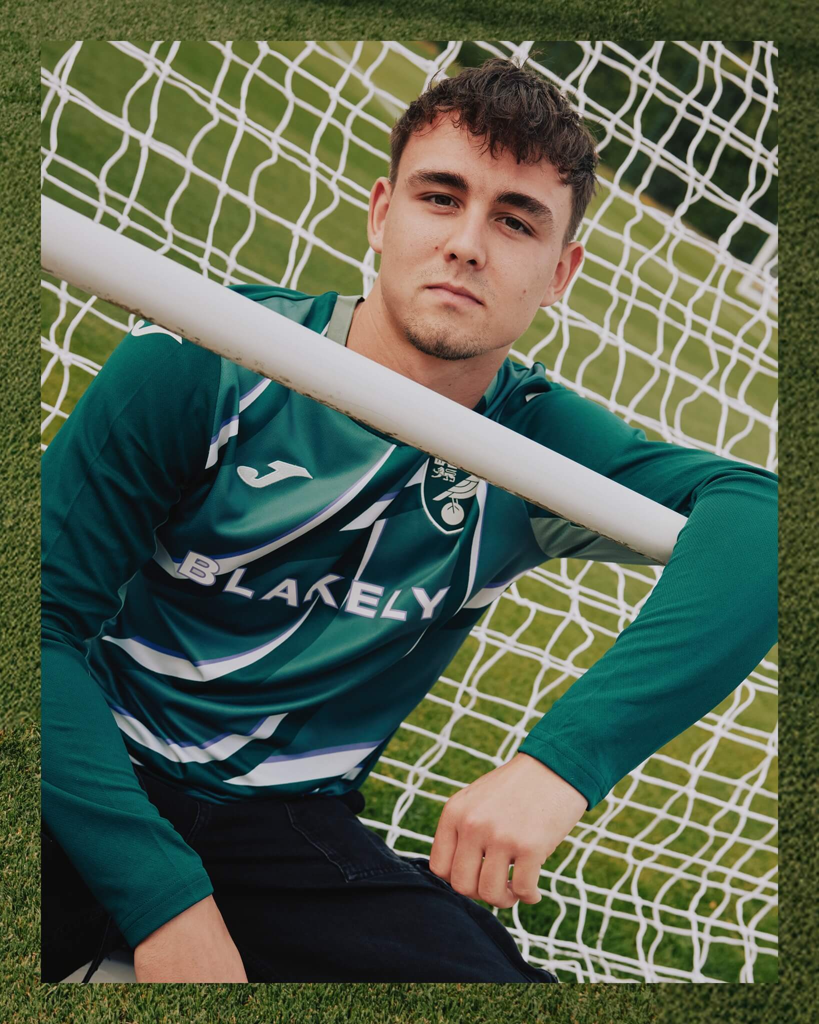 Norwich City lança nova camisa reserva 2025-2026 da JOMA