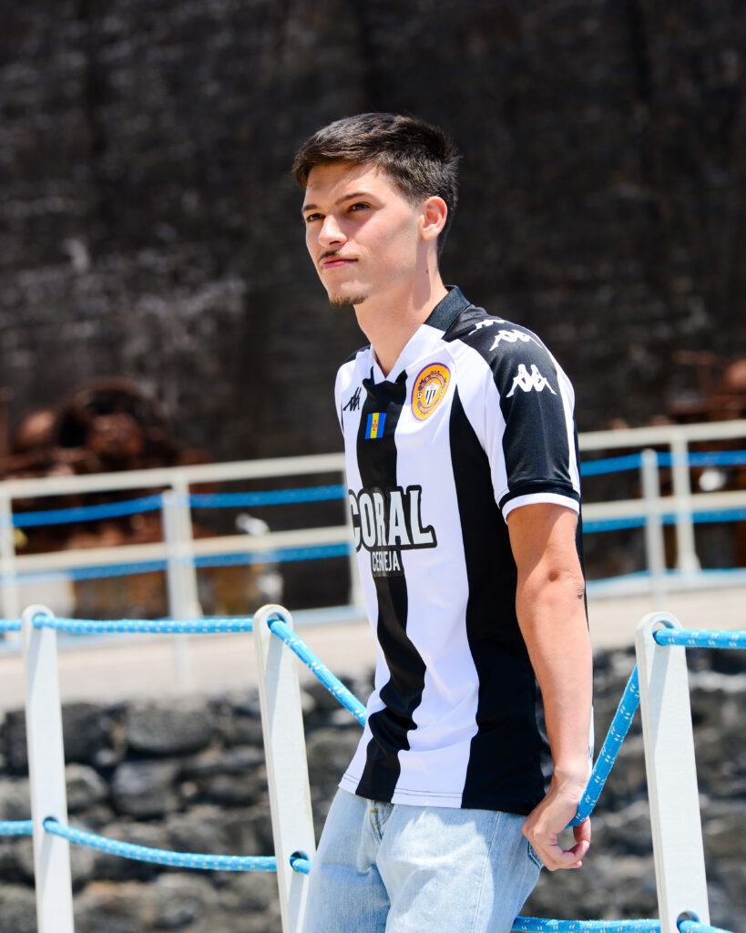CD Nacional e Kappa lançam camisa titular 2025-2026