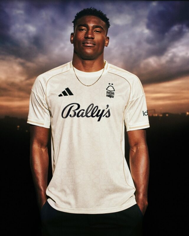 Camisa reserva do Nottingham Forest 2025-2026 adidas