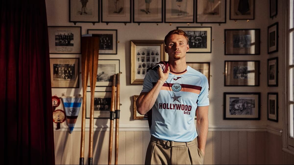 Terceira camisa do Brentford FC 2025-2026 é apresentada com foco nas origens do clube