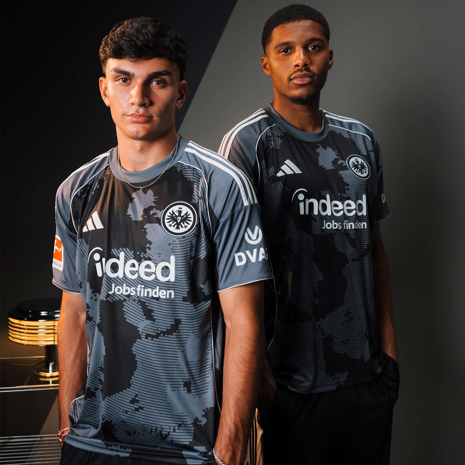 Terceira camisa do Eintracht Frankfurt 2025-2026 é revelada pela adidas