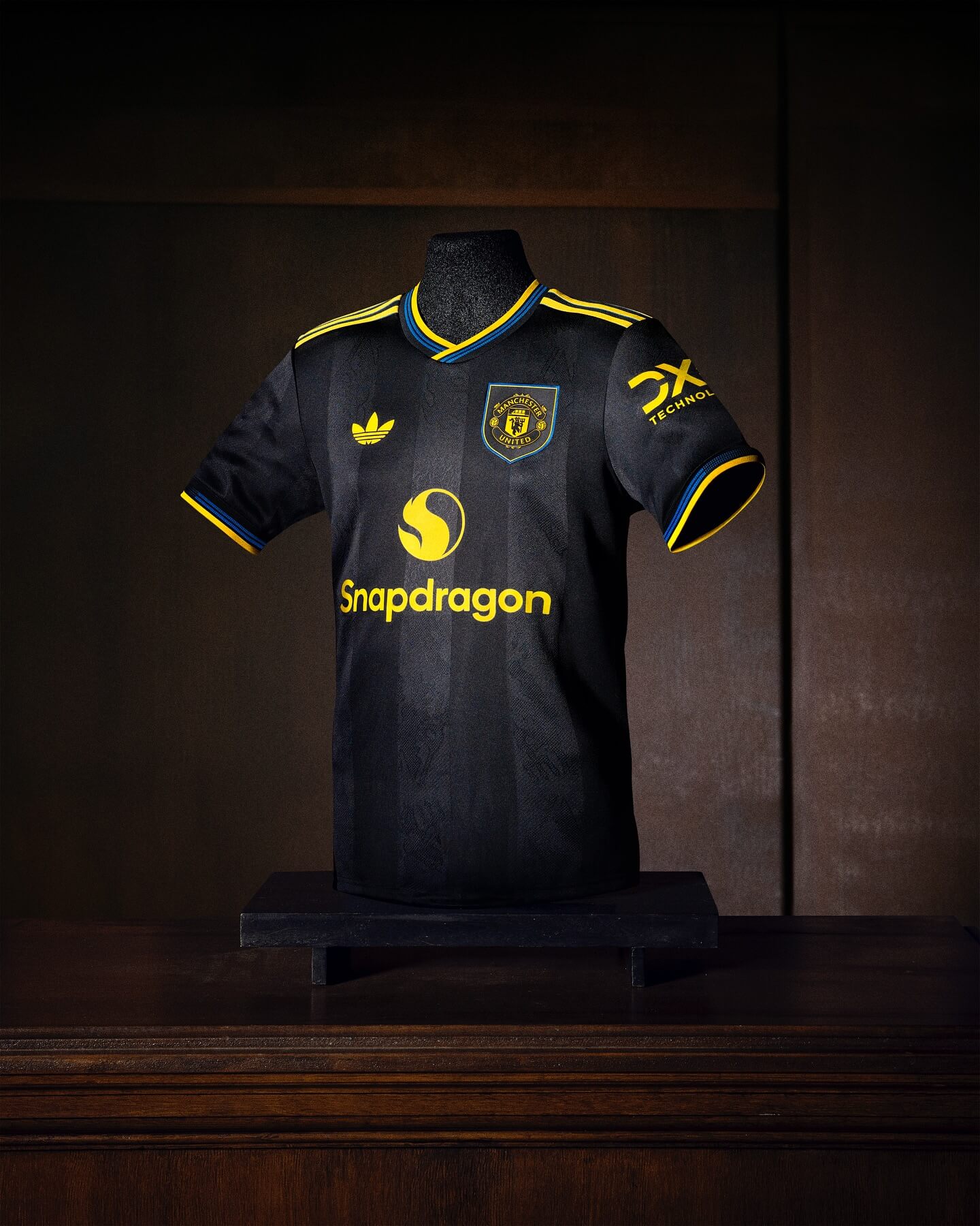 Terceira camisa do Manchester United 2025-2026 adidas