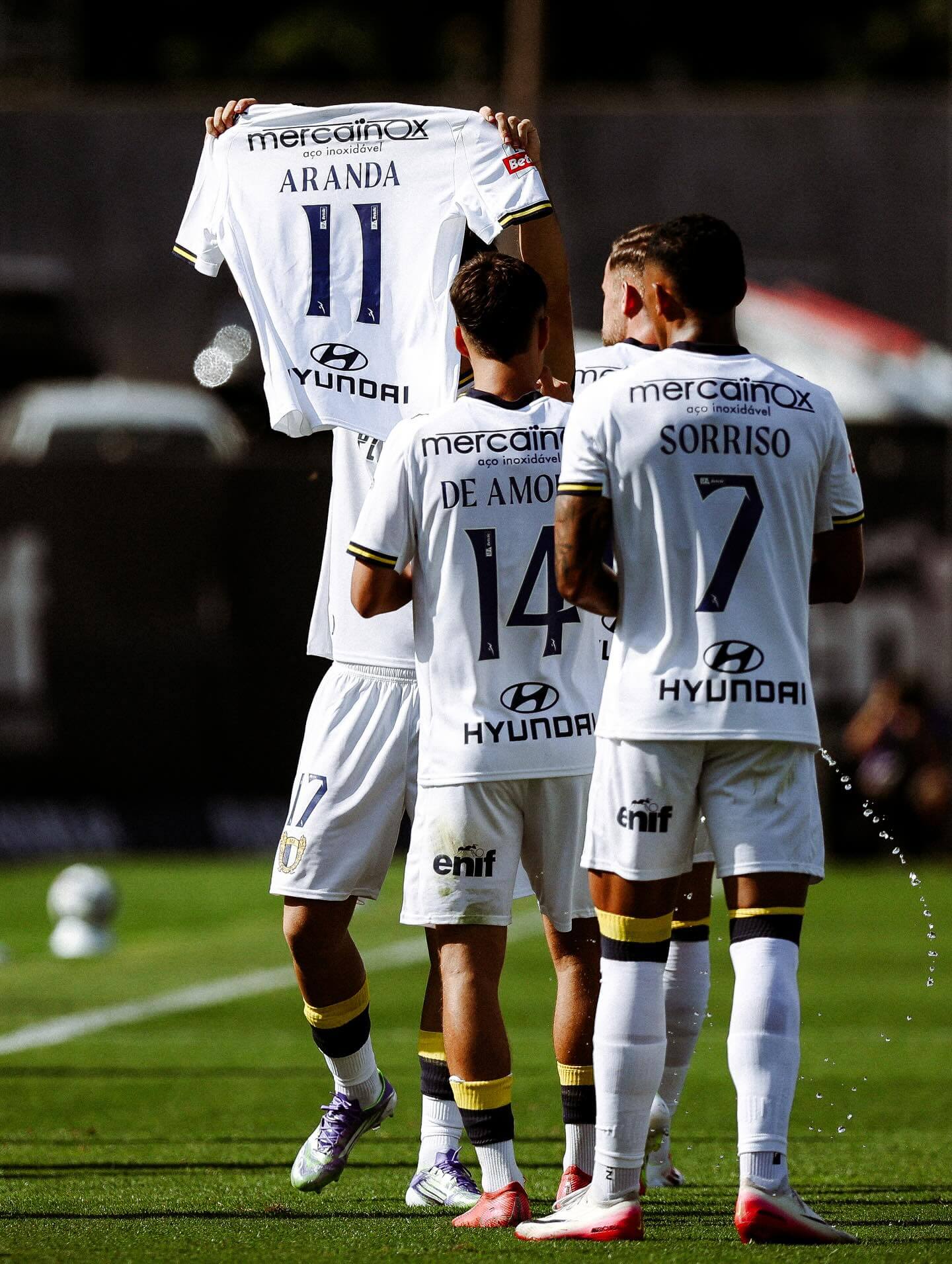 PUMA revela novas camisas do Famalicão 2025-2026
