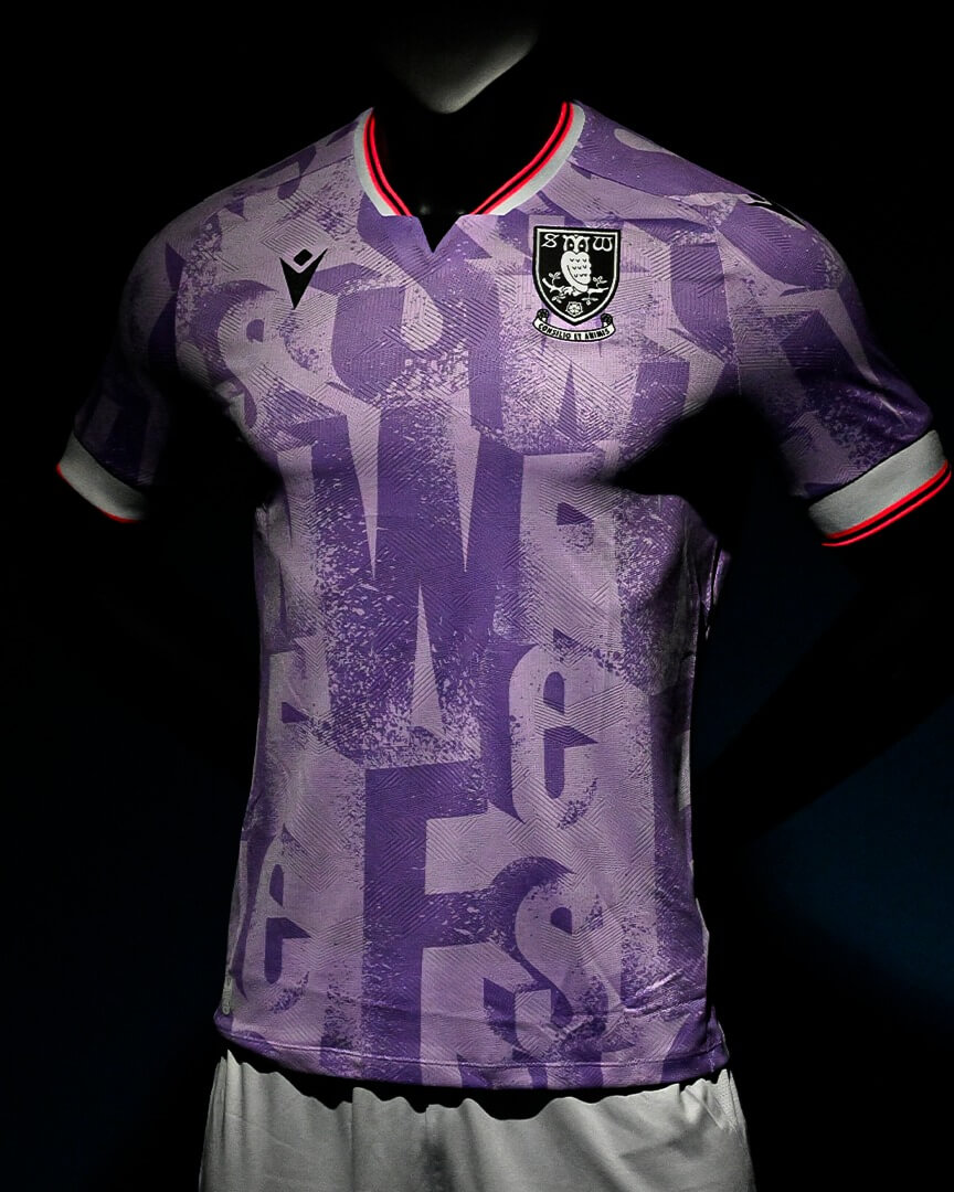 Sheffield Wednesday e Macron lançam camisas reservas para 2025-2026
