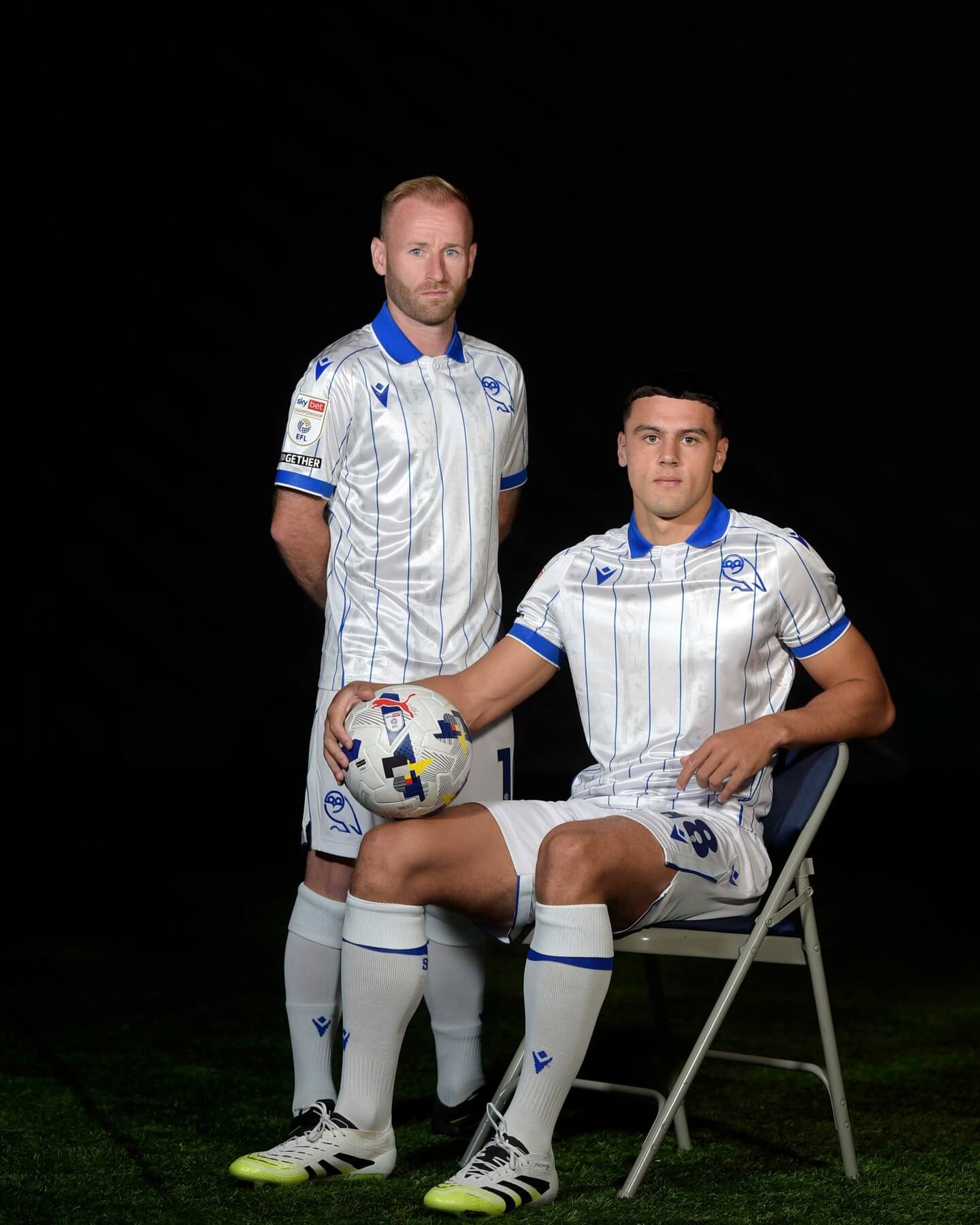 Sheffield Wednesday e Macron lançam camisas reservas para 2025-2026