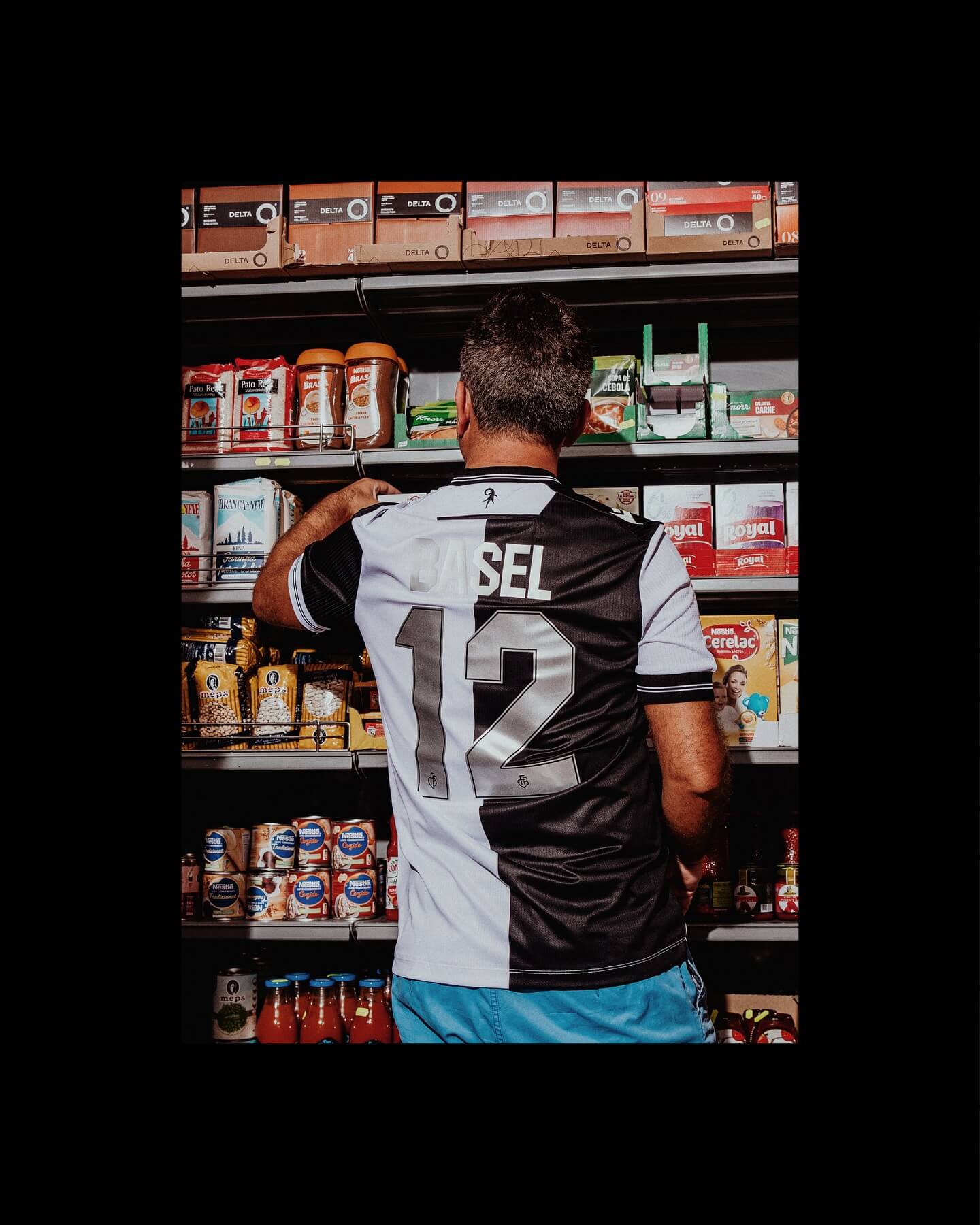 Terceira camisa do FC Basel 2025-2026 é lançada pela Macron