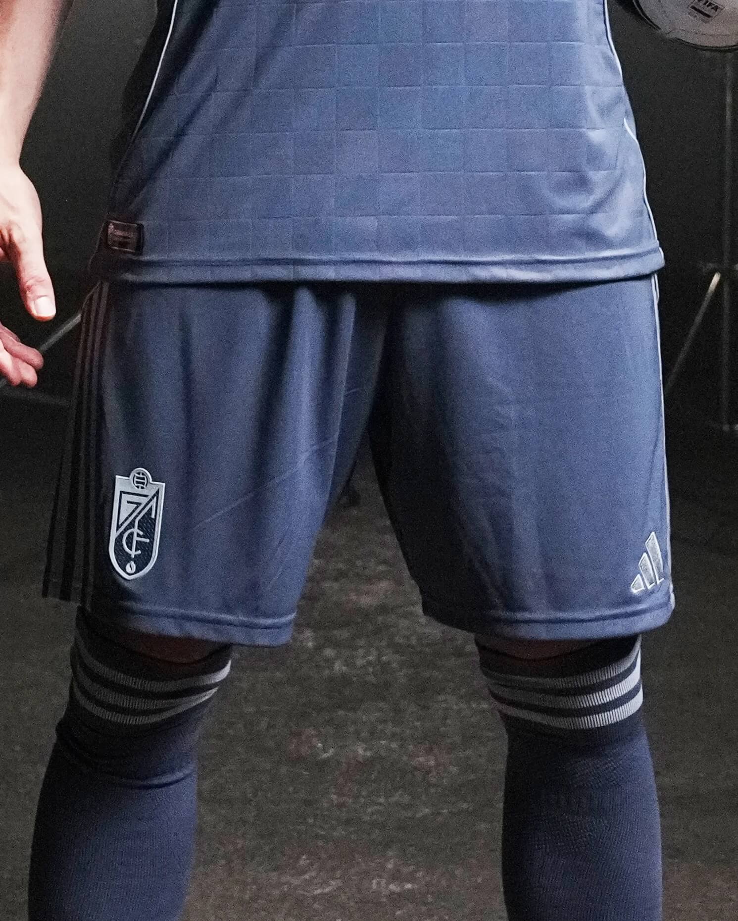 Terceira camisa do Granada CF 2025-2026 é revelada pela adidas