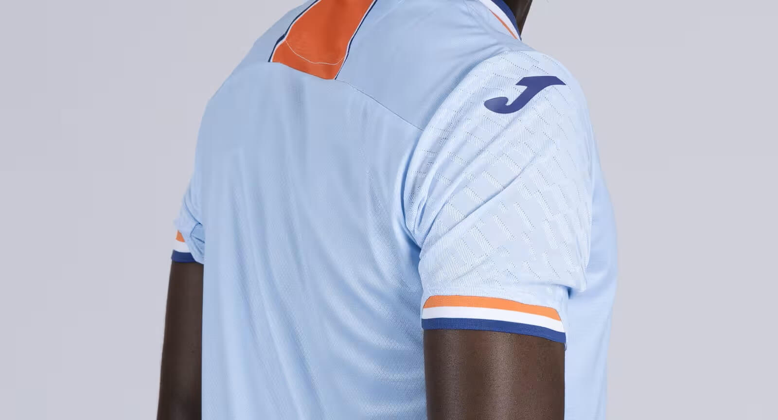 Swansea City lança terceira camisa 2025-2026 com a Joma