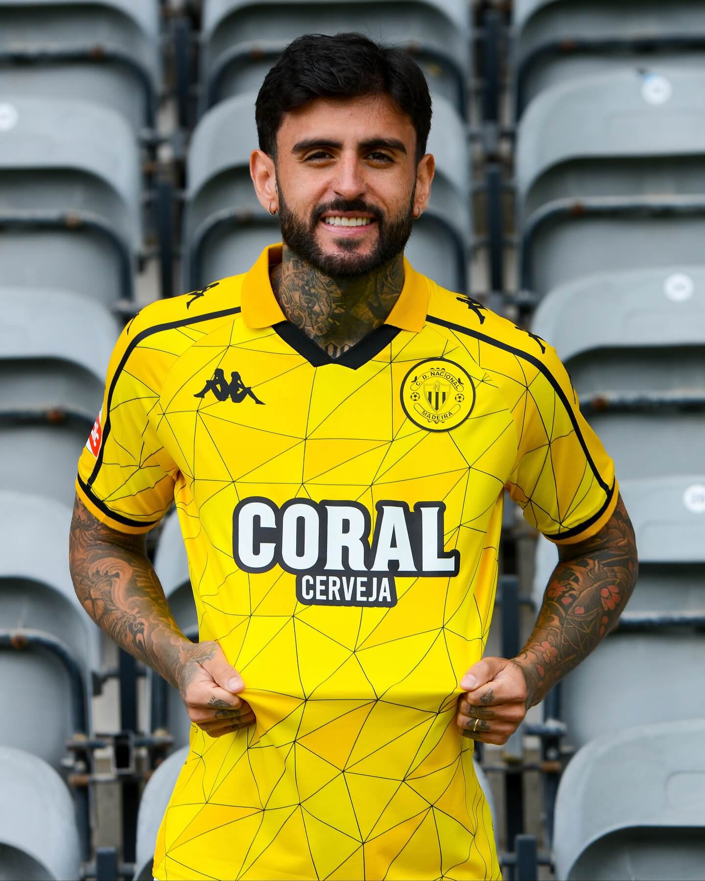 CD Nacional e Kappa lançam camisa reserva 2025-2026