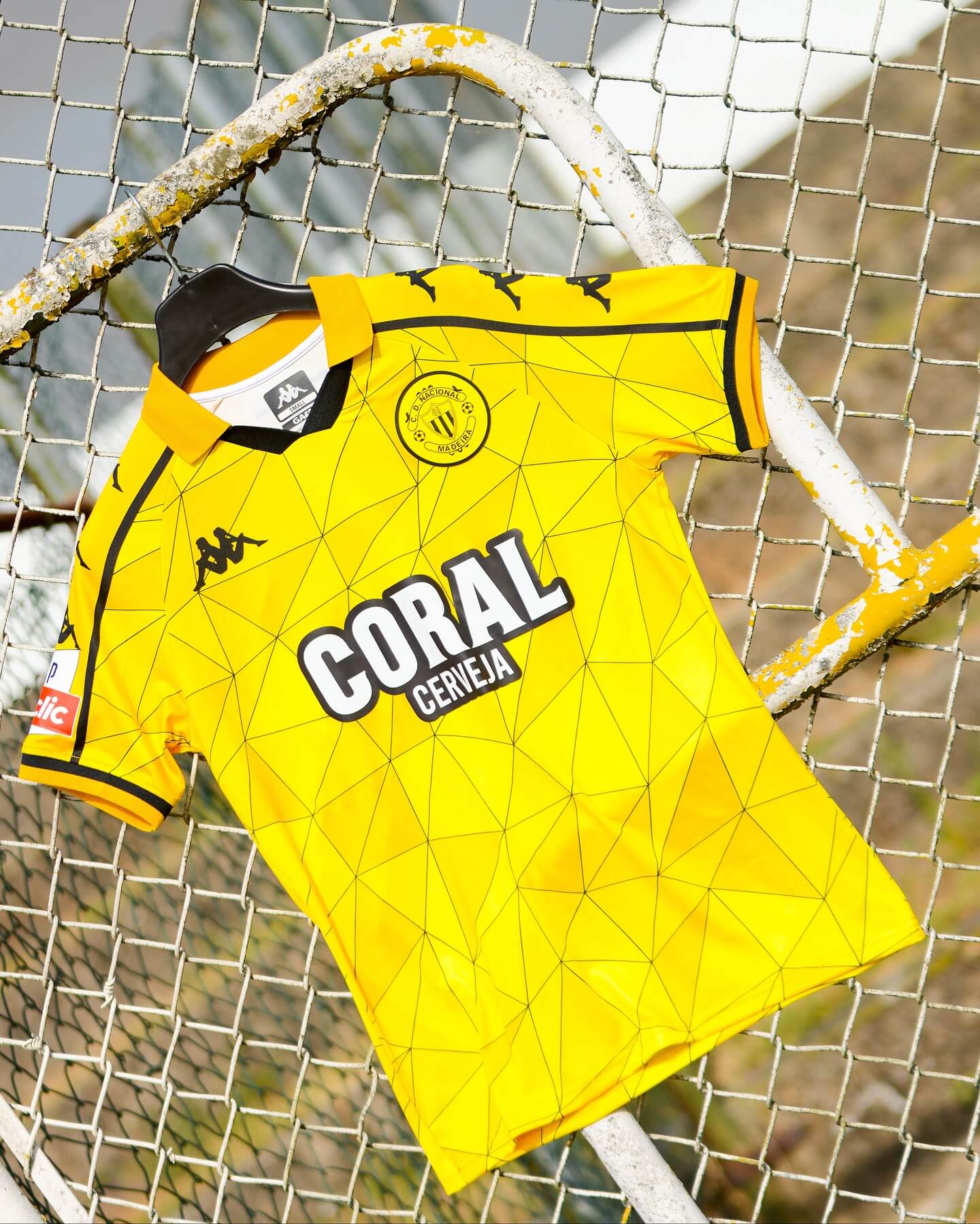 CD Nacional e Kappa lançam camisa reserva 2025-2026