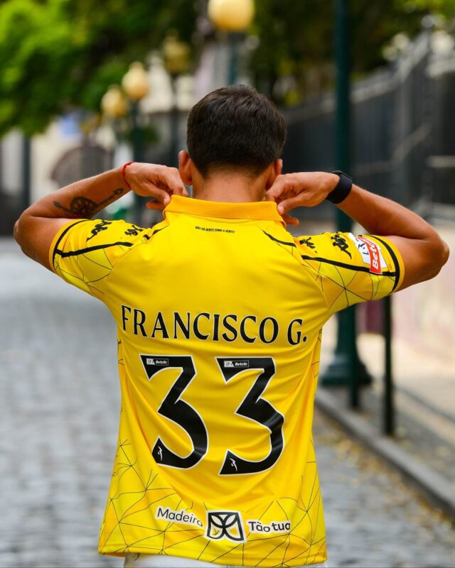 CD Nacional e Kappa lançam camisa reserva 2025-2026