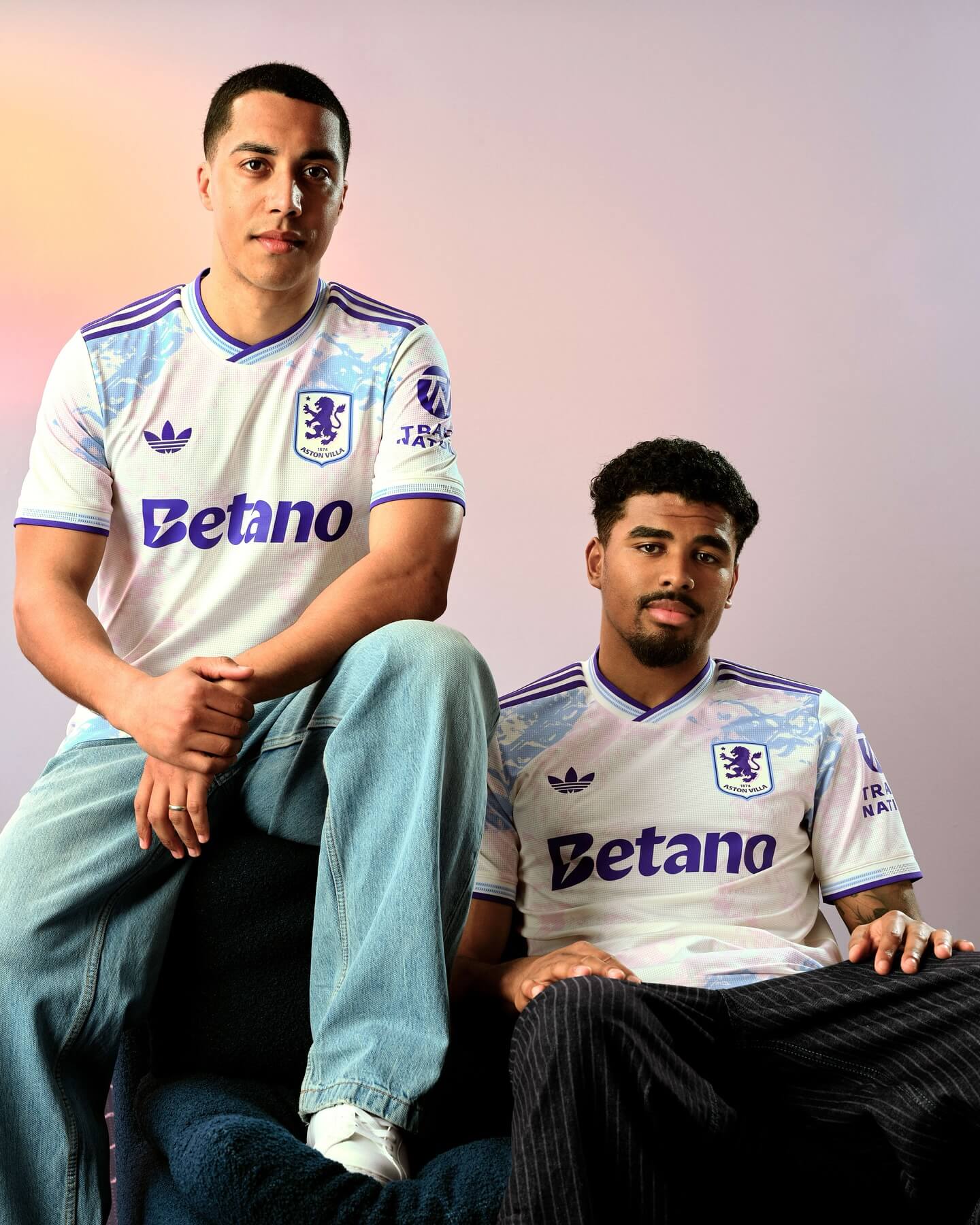 Terceira camisa do Aston Villa 2025-2026 Adidas kit