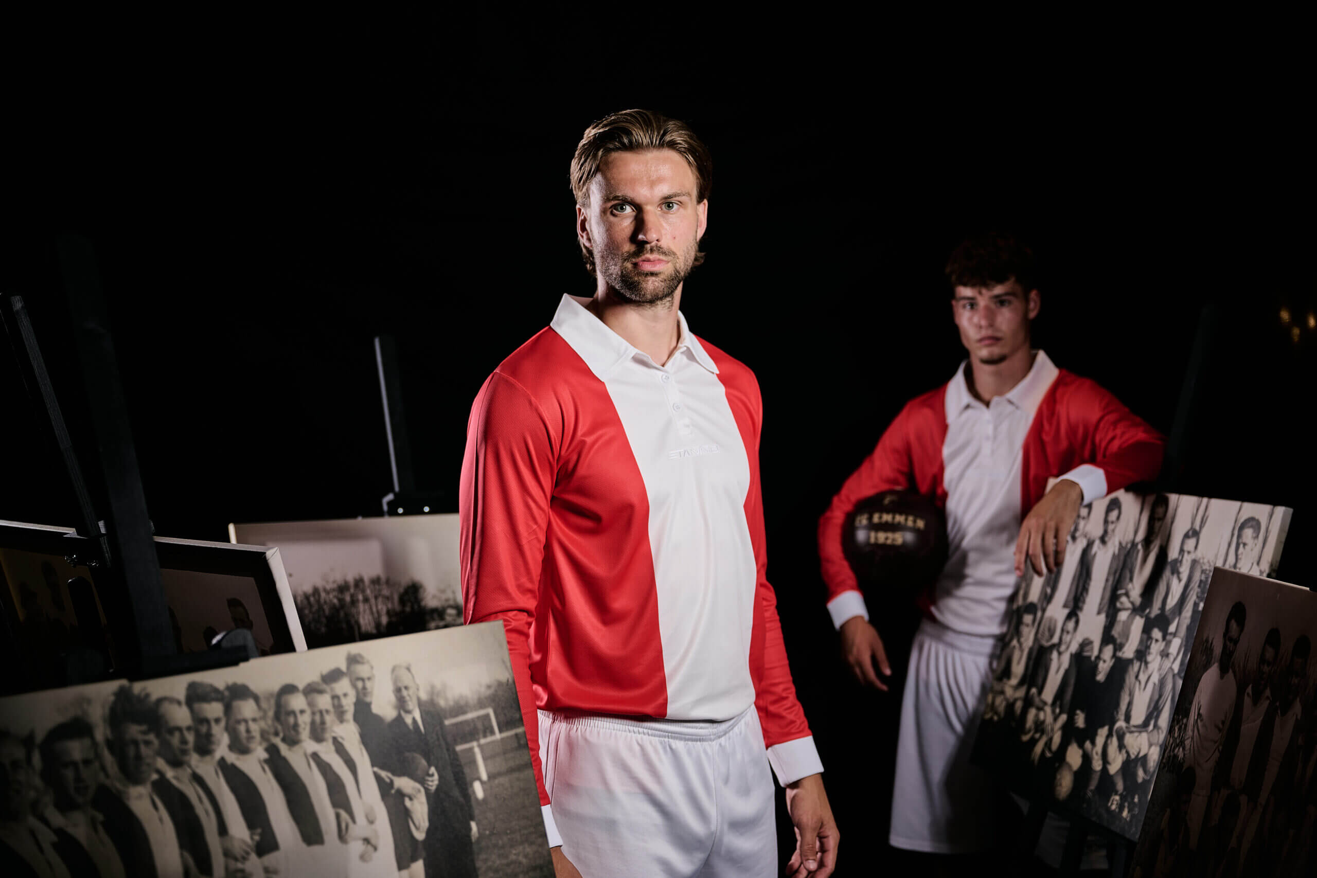 FC Emmen lança camisa de 100 anos