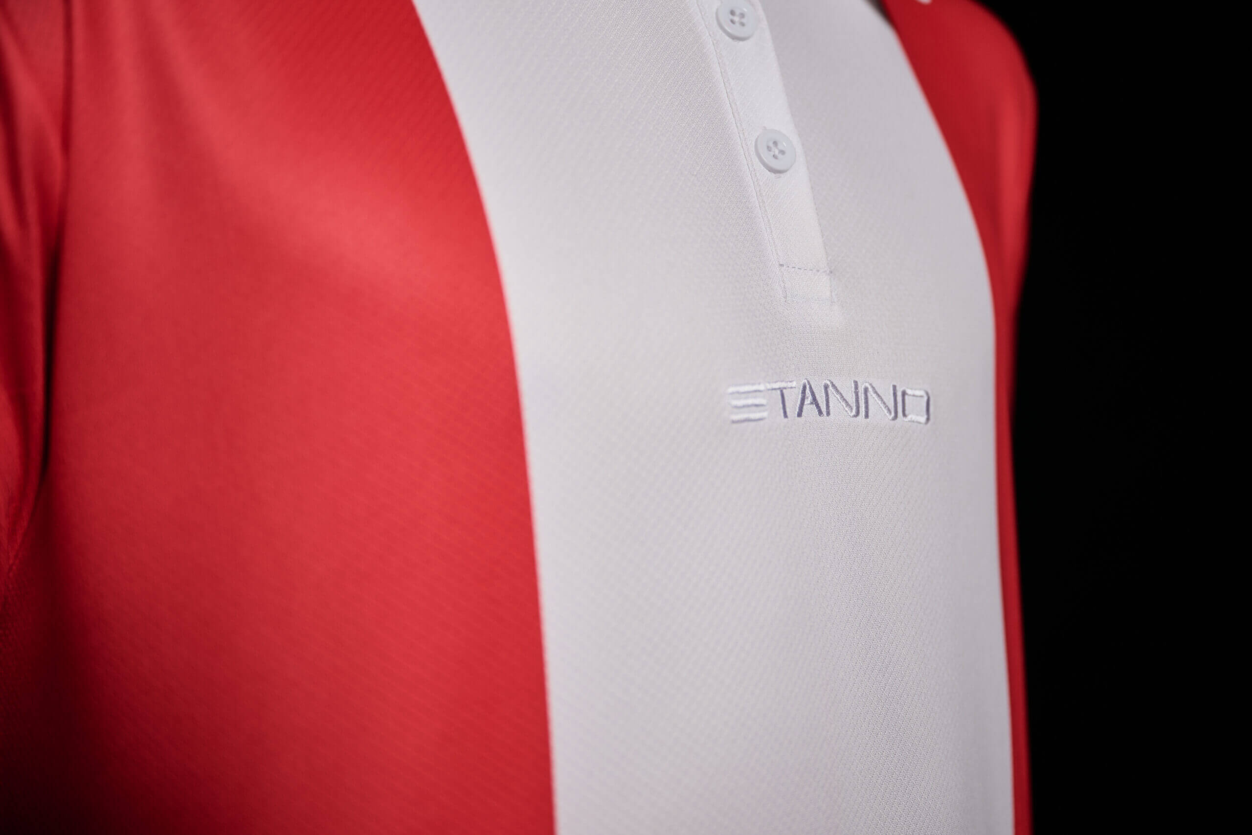 FC Emmen lança camisa de 100 anos