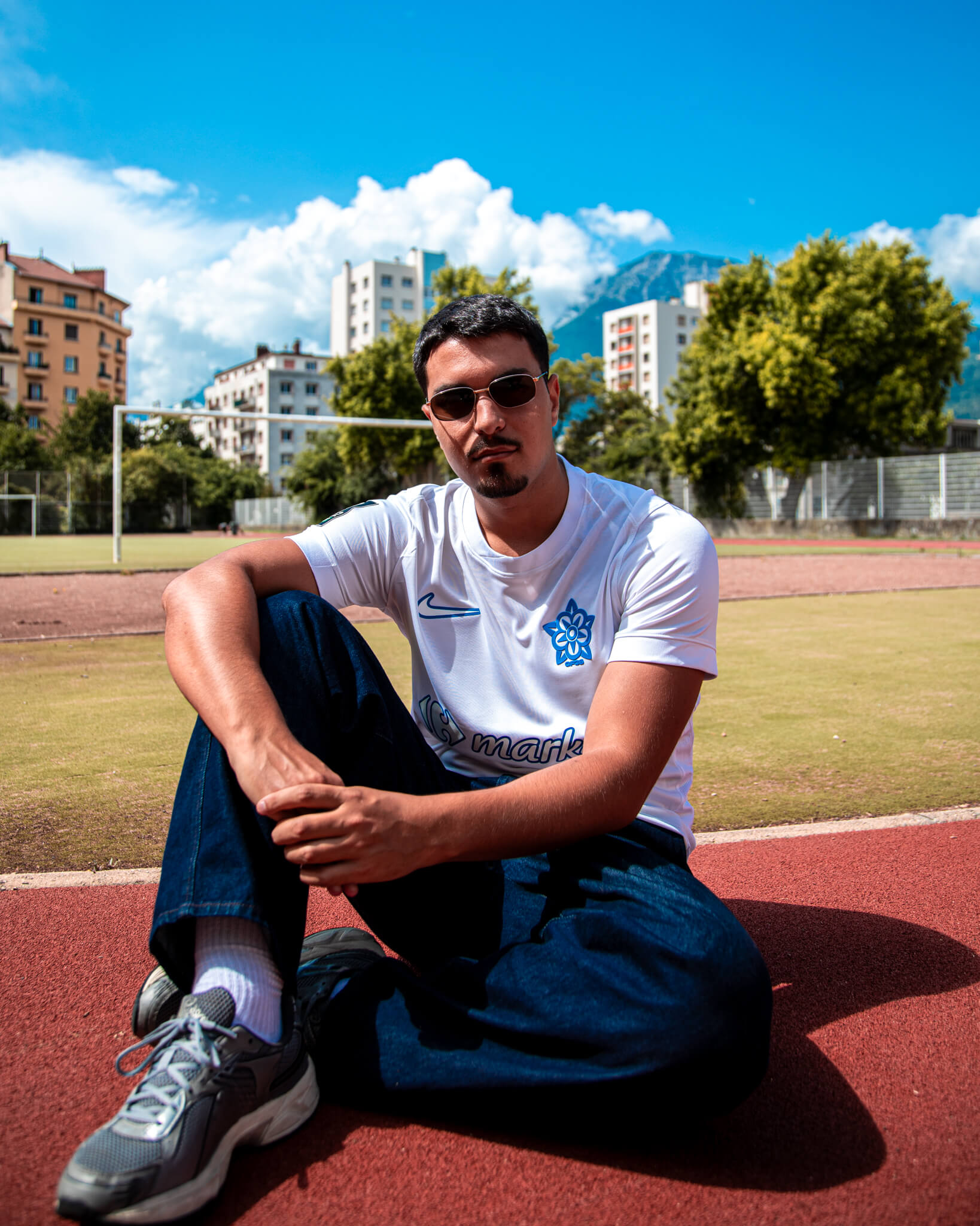 Grenoble Foot 38 lança nova camisa reserva 2025-2026