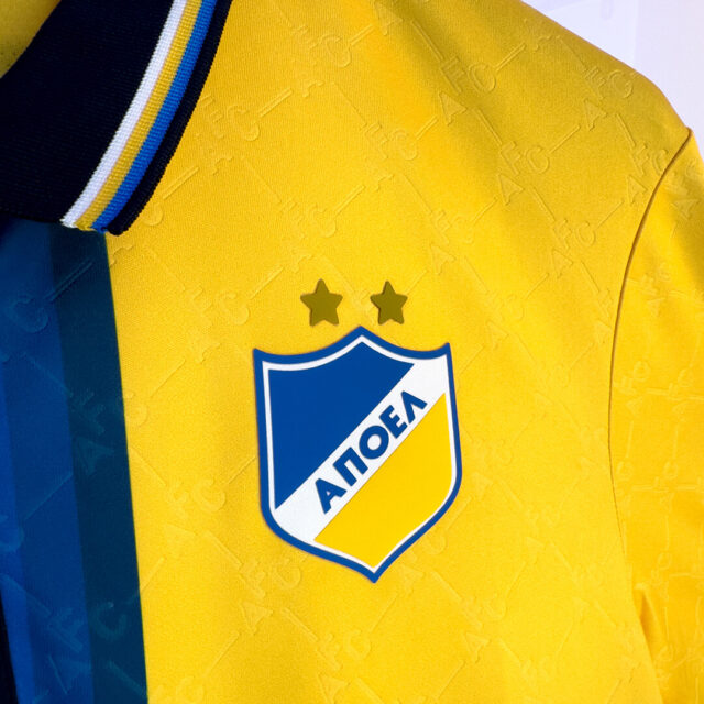 Camisas do APOEL FC 2025-2026 são reveladas pela Macron