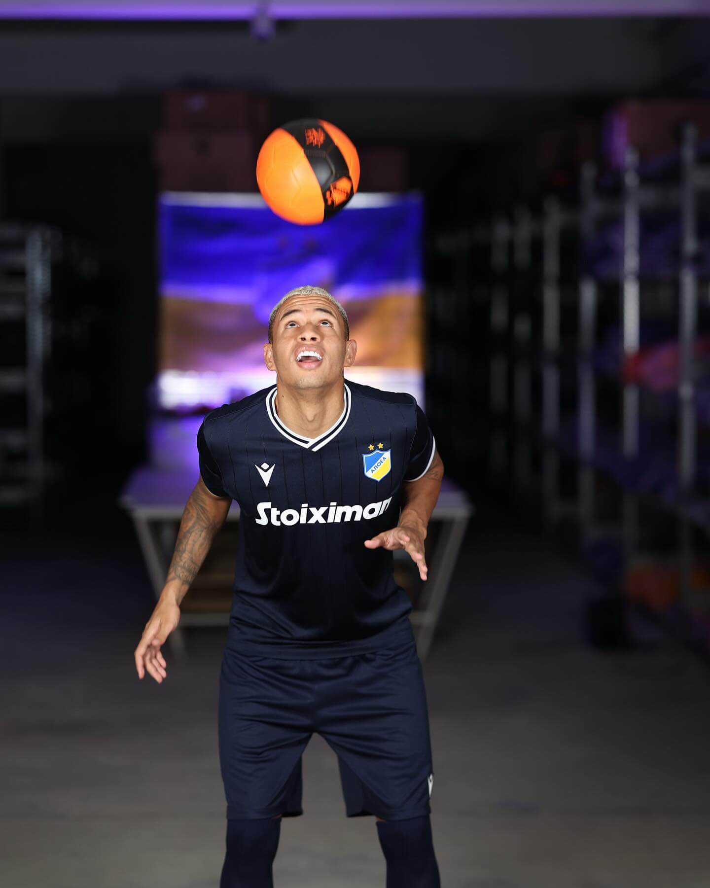 Camisas do APOEL FC 2025-2026 são reveladas pela Macron