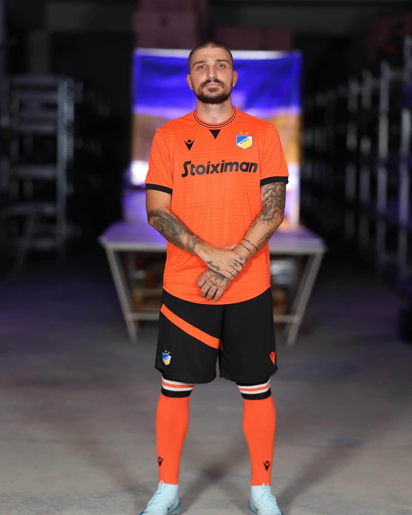 Camisas do APOEL FC 2025-2026 são reveladas pela Macron