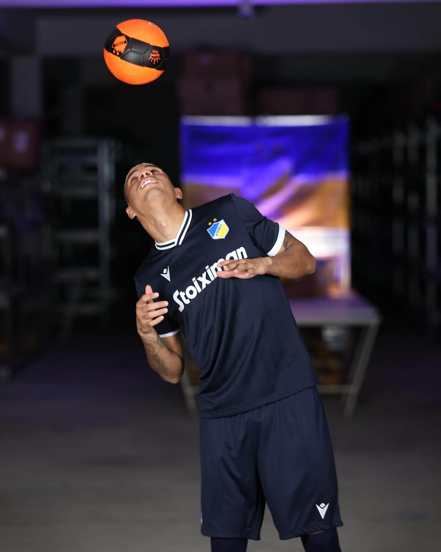 Camisas do APOEL FC 2025-2026 são reveladas pela Macron
