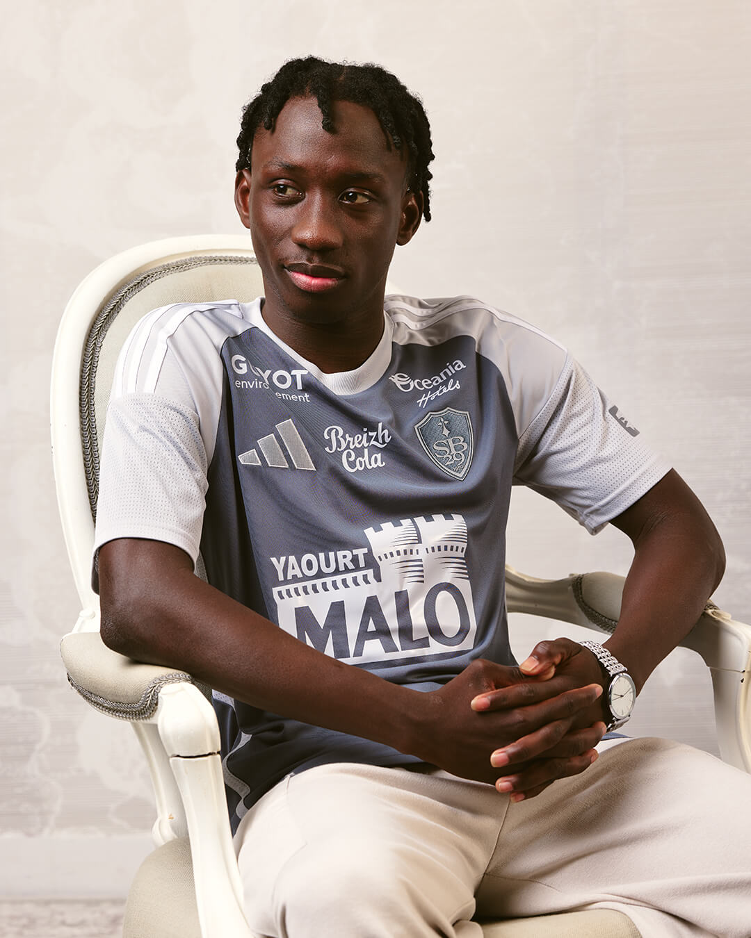 Terceira camisa do Stade Brestois 2025-2026 é lançada pela Adidas