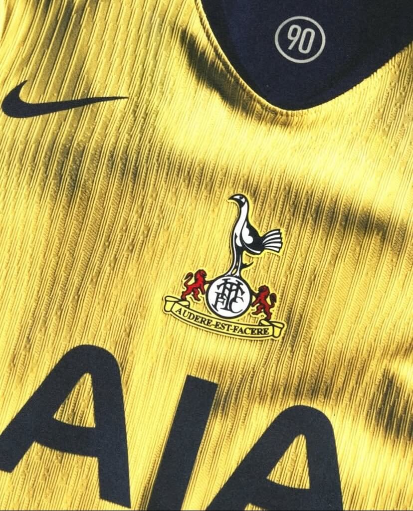 Nike revela nova terceira camisa do Tottenham 2025-2026