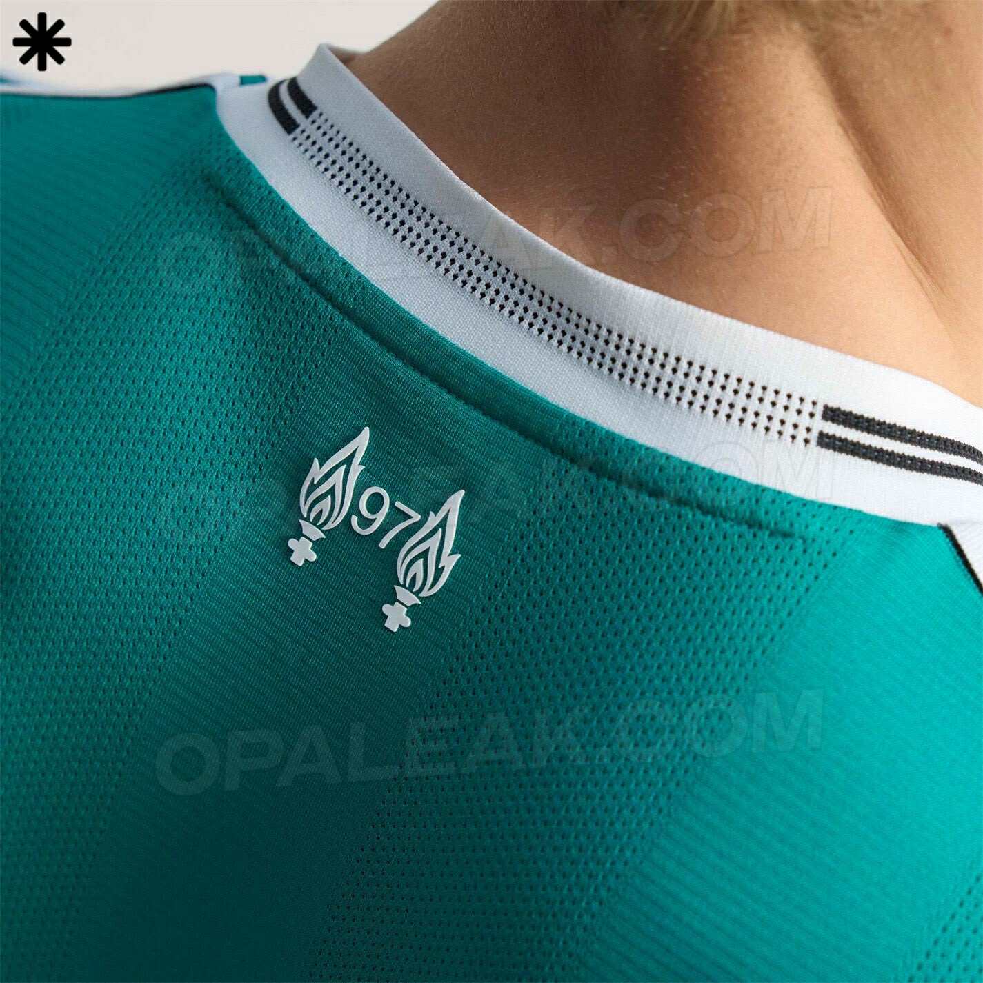 Vazam imagens oficiais da terceira camisa do Liverpool 2025-2026