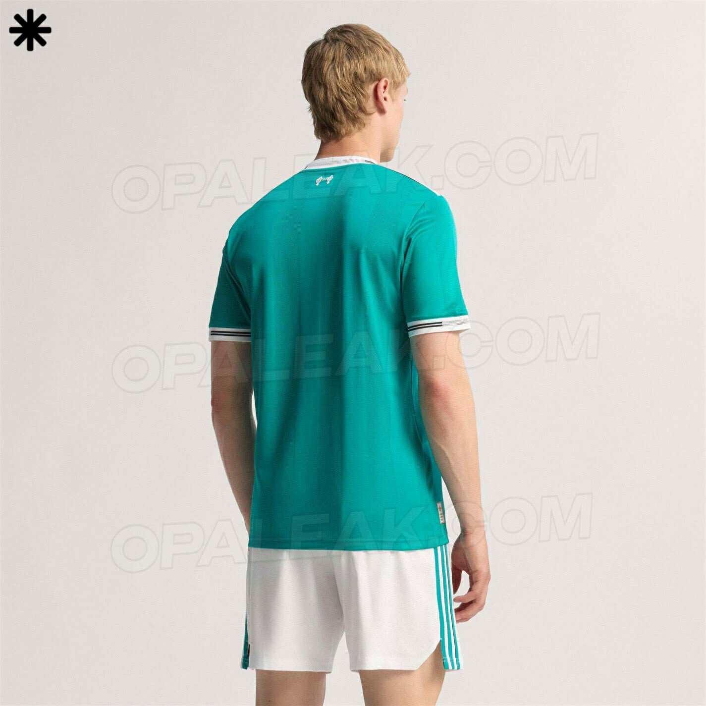 Vazam imagens oficiais da terceira camisa do Liverpool 2025-2026