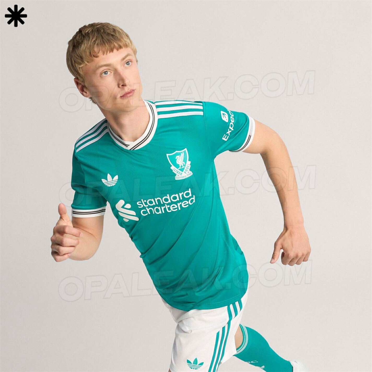 Vazam imagens oficiais da terceira camisa do Liverpool 2025-2026