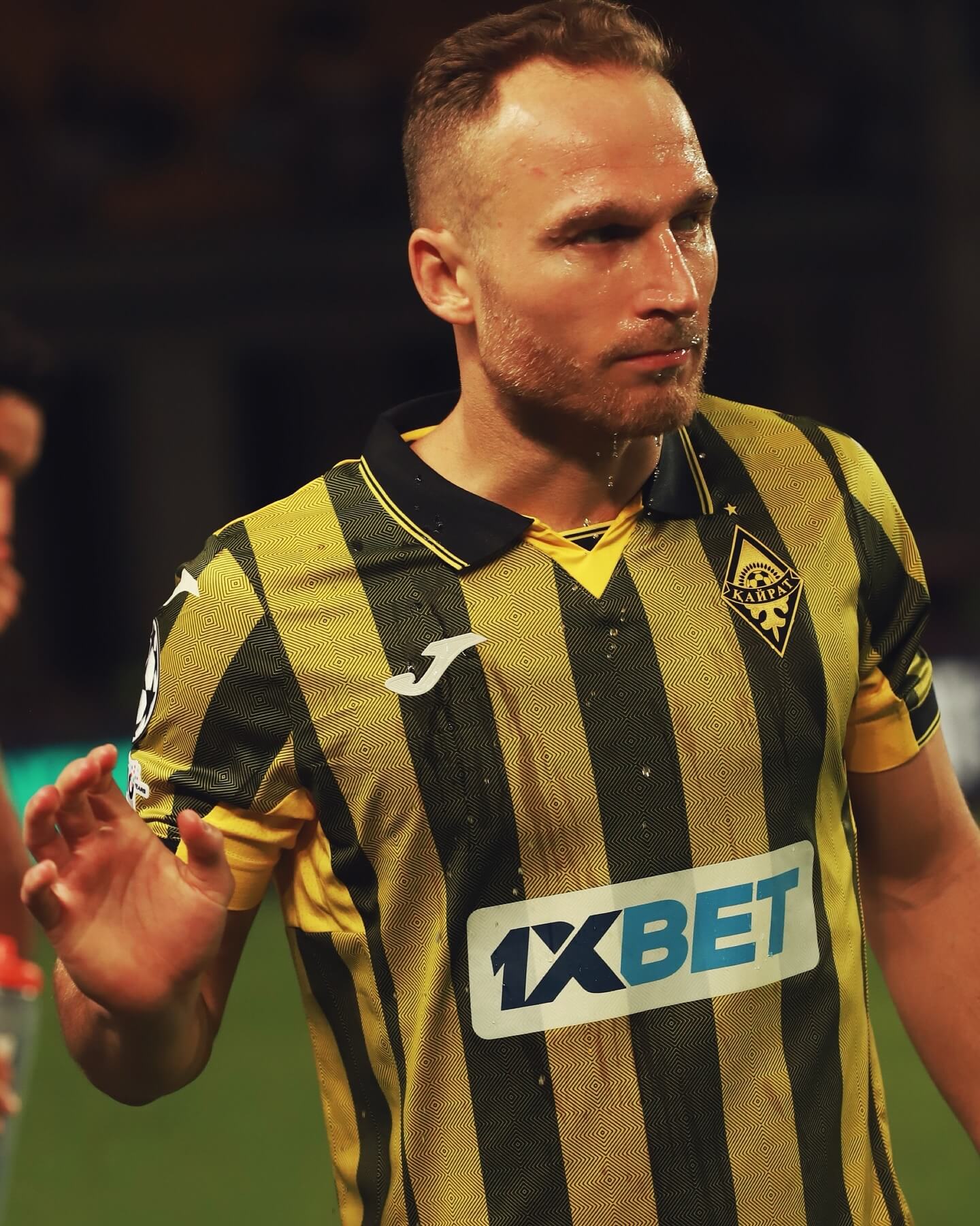 Camisas do Kairat 2025-2026 são lançadas pela JOMA