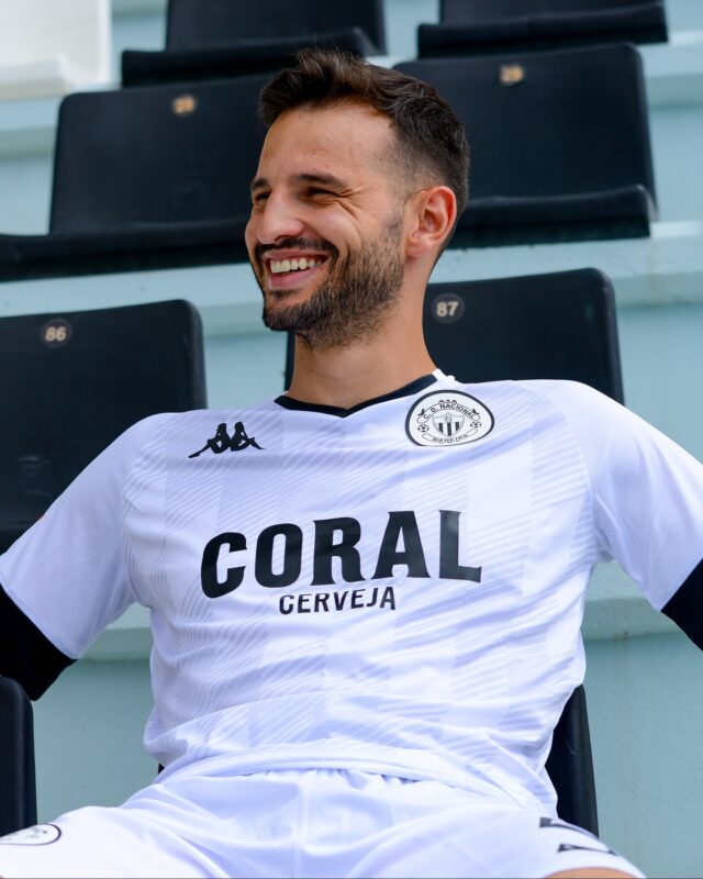 CD Nacional e Kappa lançam terceira camisa 2025-2026