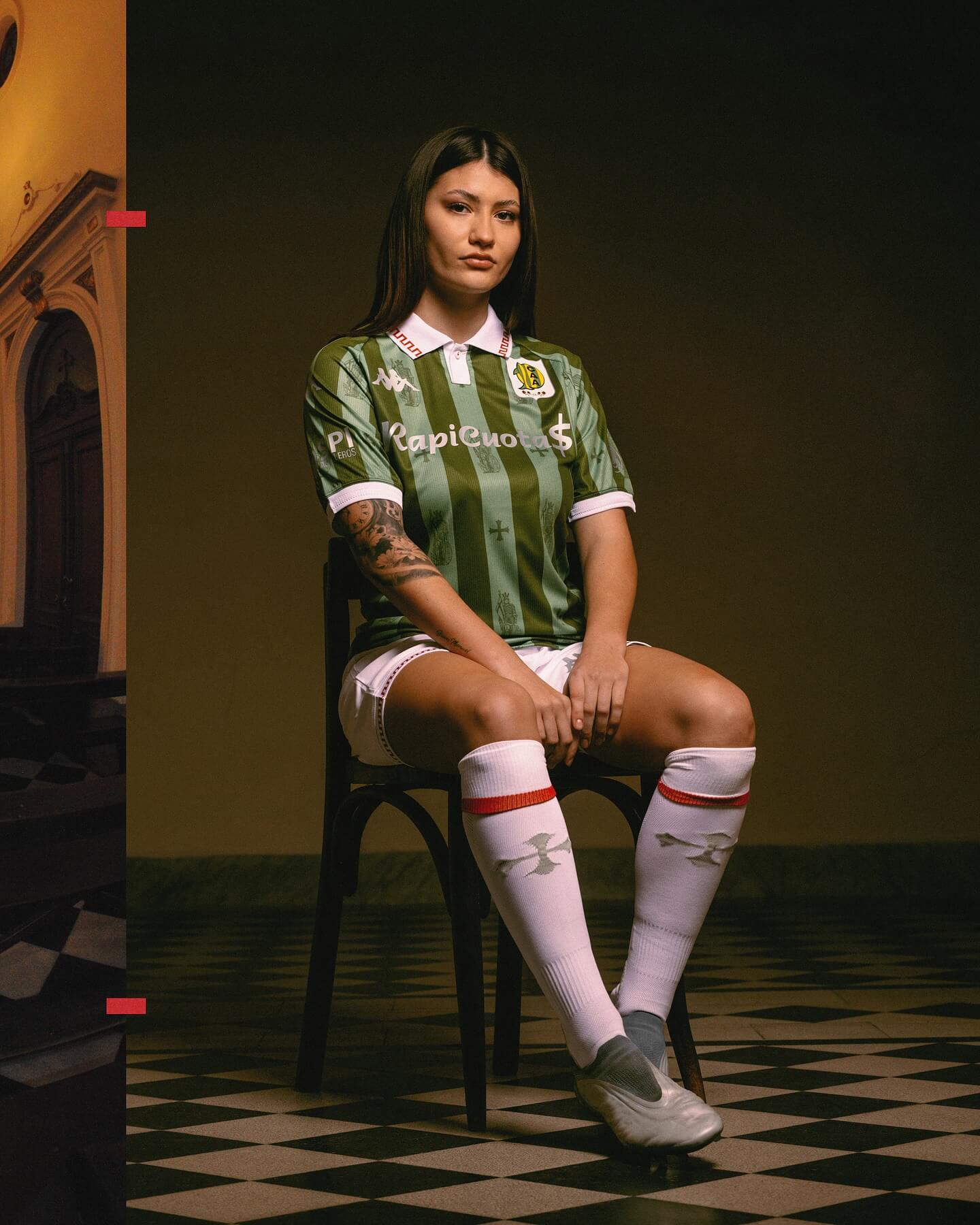 Terceira camisa do Aldosivi 2025-2026 celebra São Jorge